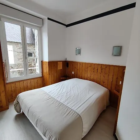 Saint - Pierre Hotel Villedieu-les-Poeles-Rouffigny