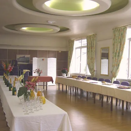 Hotel Saint - Pierre Villedieu-les-Poeles-Rouffigny