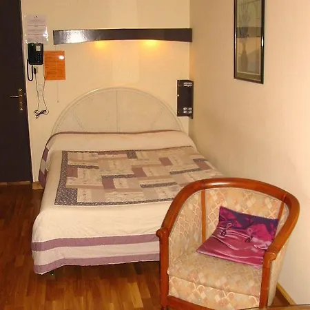 Saint - Pierre Otel 2*