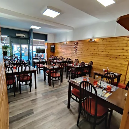 Hotel Saint - Pierre Villedieu-les-Poeles-Rouffigny