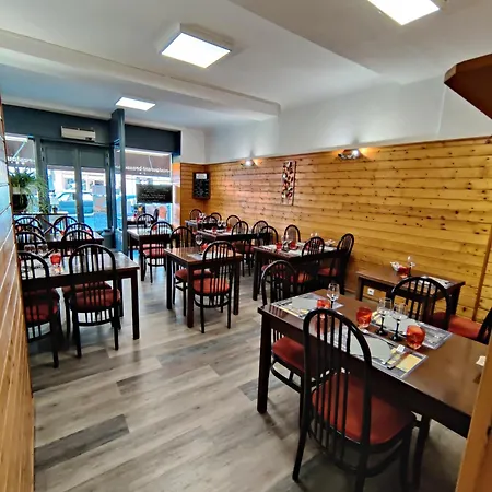 Szálloda Saint - Pierre Villedieu-les-Poëles