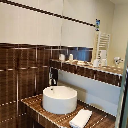Saint - Pierre Hotell 2*