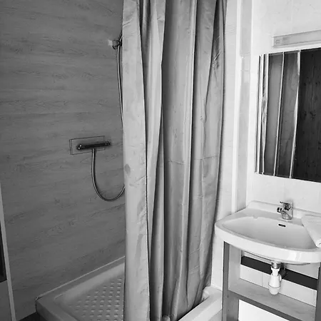 Hotel Saint - Pierre 2*