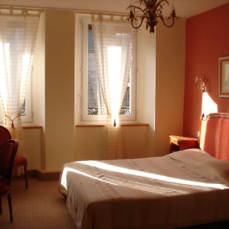 Saint - Pierre מלון Villedieu-les-Poëles