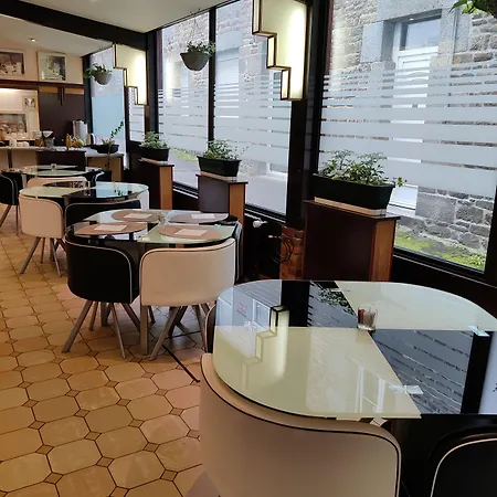 Saint - Pierre מלון 2*