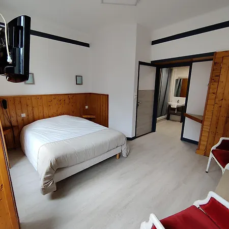 Saint - Pierre Szálloda Villedieu-les-Poëles