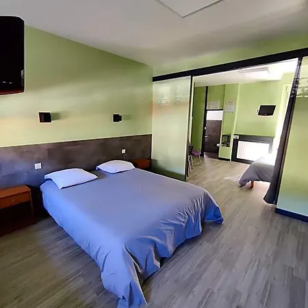 Hotel Saint - Pierre 2*
