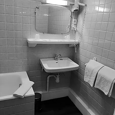 Hotel Saint - Pierre 2*