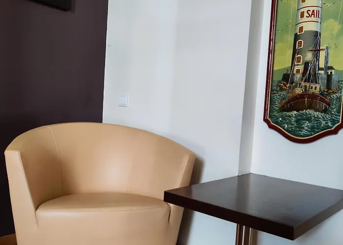 Saint - Pierre Hotel Villedieu-les-Poeles-Rouffigny