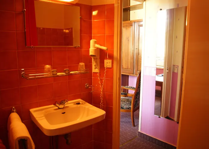 Saint - Pierre Hotel Villedieu-les-Poeles-Rouffigny