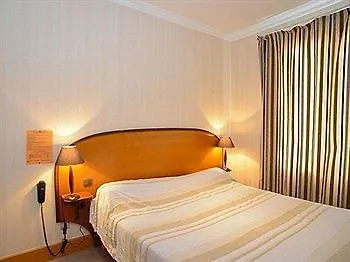 Saint - Pierre Hotel Villedieu-les-Poeles-Rouffigny